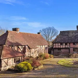 Finest Retreats - Sandhill With Hot Tub Holiday home Turners Hill